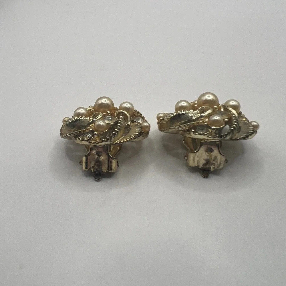 Vintage‎ Clip On Round Earrings Rhinestone and Faux Pearl Gold Tone